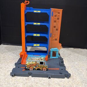 Hot Wheels City Downtown Car Park With A Combat Medic Vroom Van